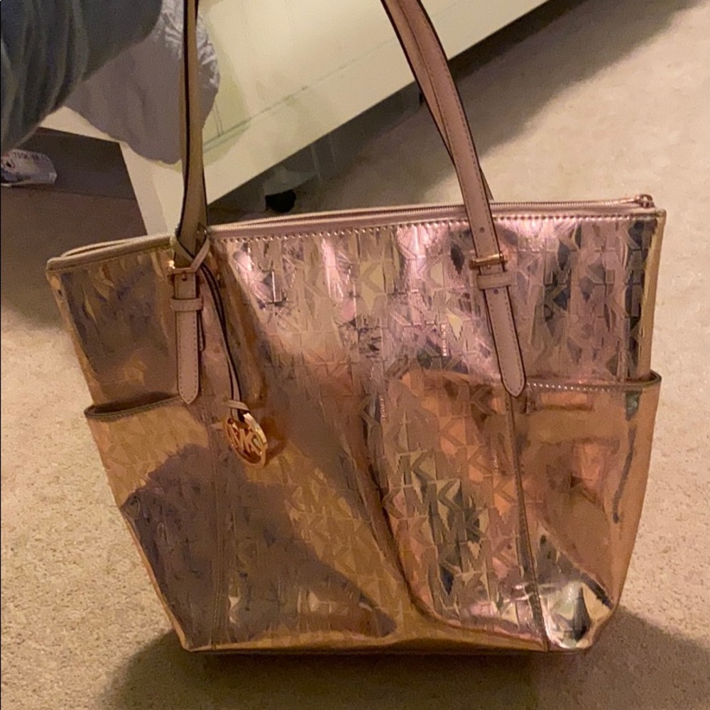 Michael kors rose gold tote